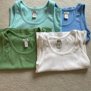 (4 total)GH BASS & Co Brand Tank Tops